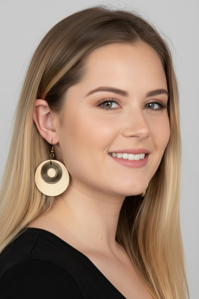 Beautiful Fashion Earrings With Metal Pendant