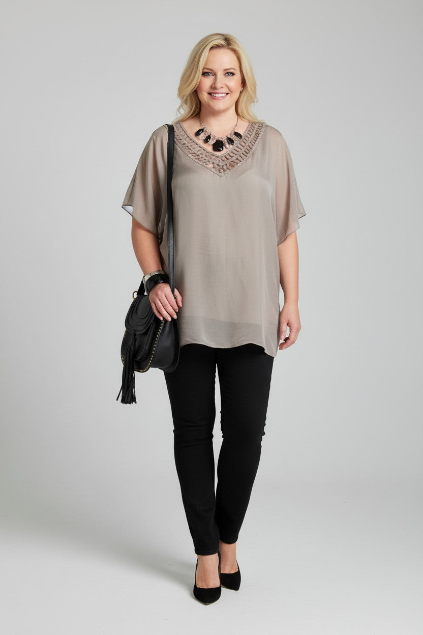 L581-Conti Moda Italian Silk V Neck Top